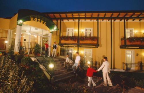 Gasthof Hotel Zum Weinberg Kohfidisch Exterior photo